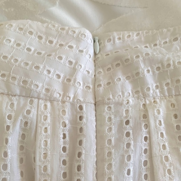Liz Claiborne White Eyelet Skirt w/White Lining. Generous zipper. Size 18 - Picture 7 of 12